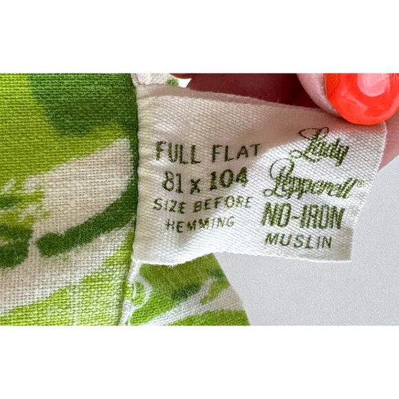 Vintage 70s flat/top sheet, yellow, orange, red flowers, greenery, full size bed - Picture 6 of 9